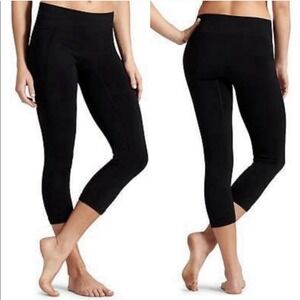 Athleta Recharge Capri Black Leggings Style 139489 Size S #536